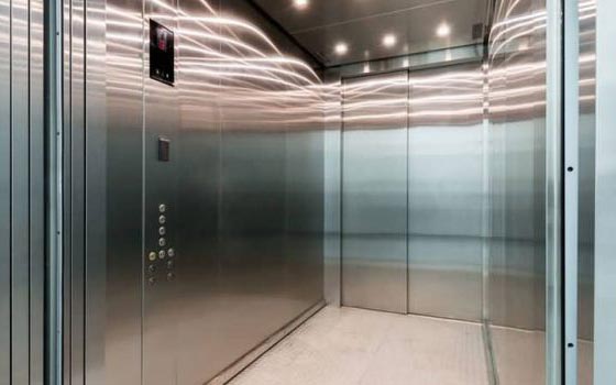 Thang máy tải hàng